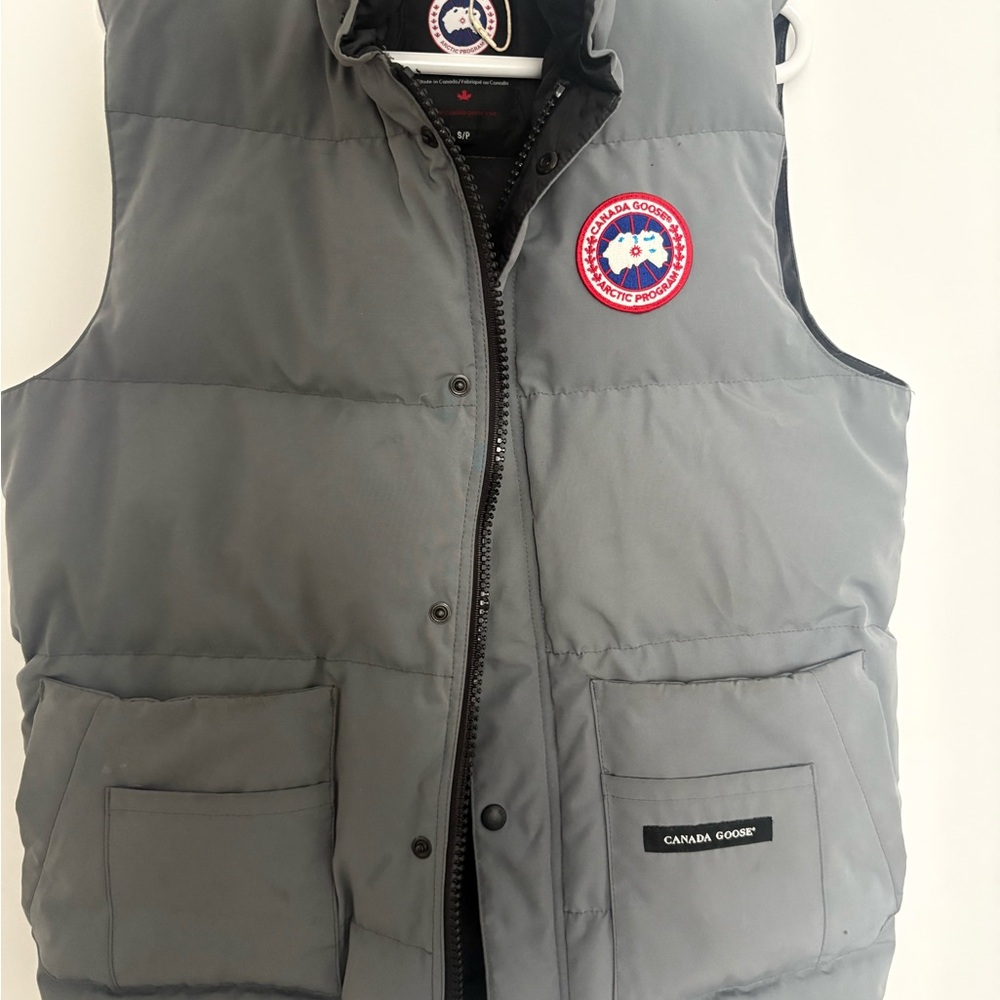 Canada Goose Black Puffer Jacket ( SOLD !!! )